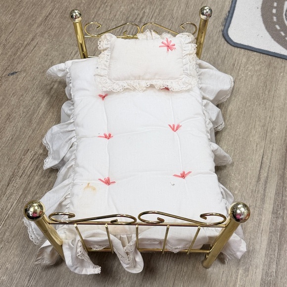 American Girl Other - Retired American Girl Samantha Parkington Bed